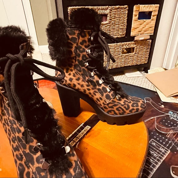 SALE!!! 🐅Fabulous Jessica Simpson Leopard Fur Top Heeled Combat Booties! - Picture 7 of 16